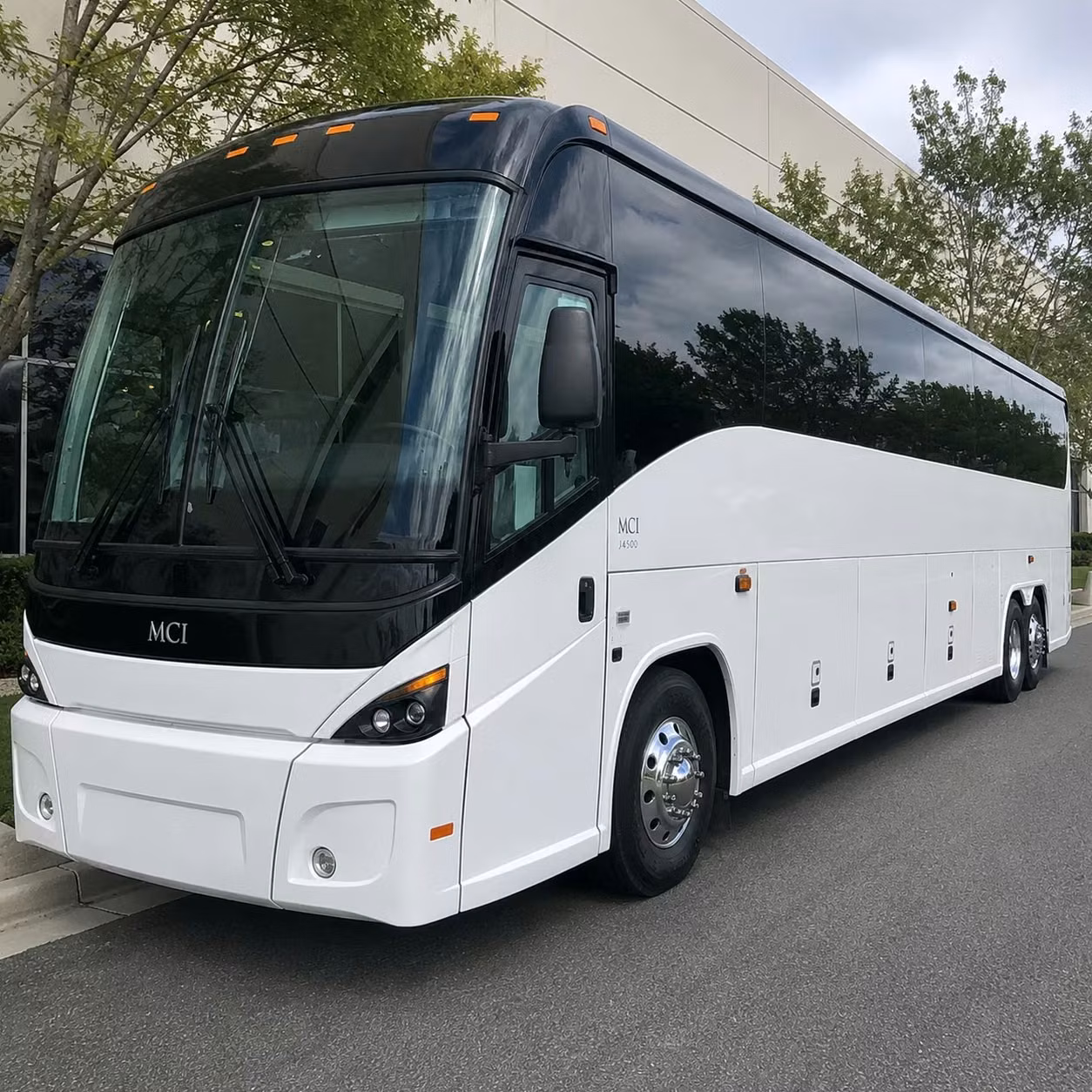 shuttle service between kansas city international airport and downtown hotels